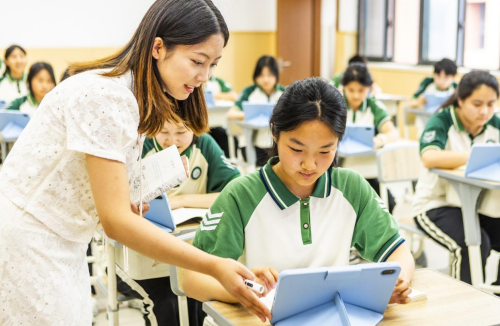 办学3年成效显著 重庆科学城明远未来中学校荣膺重庆市“新课程实施样本校”_fororder_微信图片_20250611164031