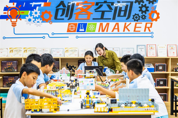 重庆科学城明远未来中学校构建三维科创育人生态 在多项权威赛事夺金_fororder_图片2