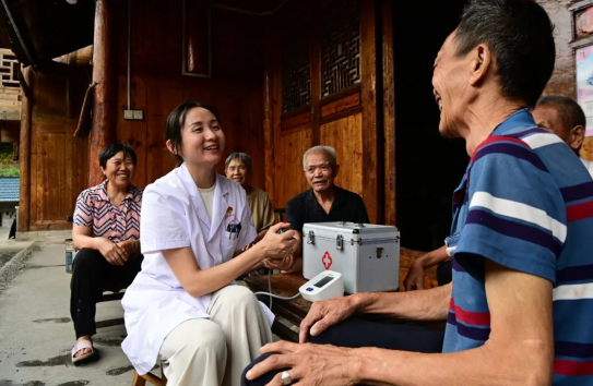 重庆酉阳“90后”乡医敖林叔：扎根乡土十年 守护百姓健康_fororder_微信图片_20250821125009