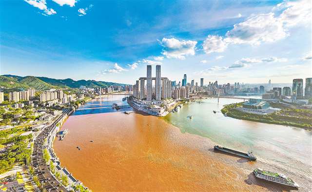 重庆：两江水色泾渭分明