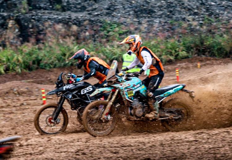 重庆巴南：“宗申杯”摩托越野耐力挑战赛开赛