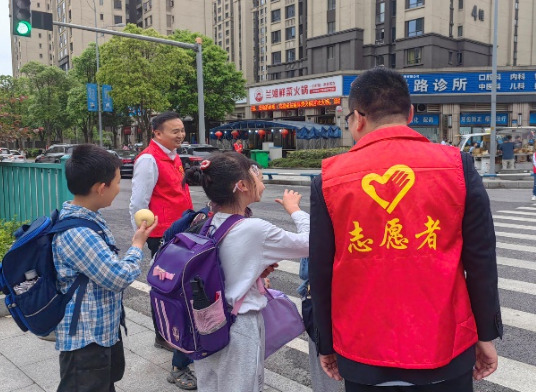 中电建物业华西区域：七彩服务助力儿童健康成长_fororder_微信图片_20250427123728