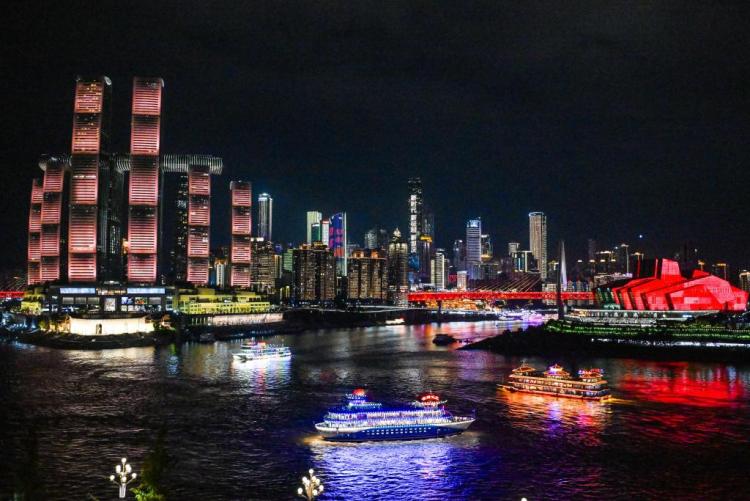 重庆：山水之城夜色璀璨