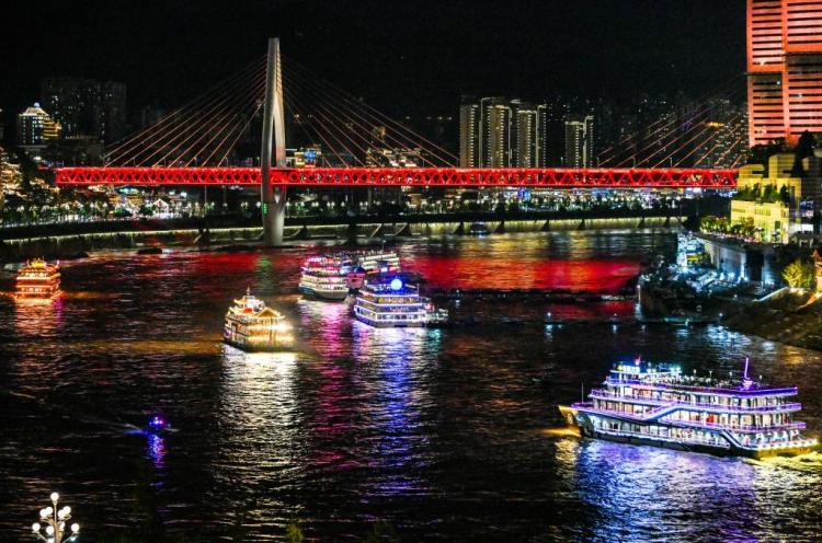重庆：山水之城夜色璀璨