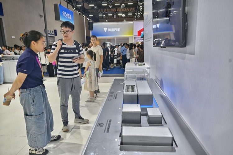 图集｜2025智博会：新能源汽车展区 科技引领未来出行