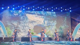 2025年全国冬季“村晚”示范展示活动在重庆酉阳举行