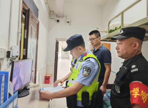 重庆江津警方多举措护航2025年高考 暖心守护学子逐梦_fororder_微信图片_20250609164028