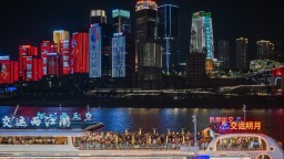 鎏金夜色里 游轮串起重庆美