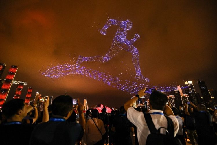 “新韵重庆”大国工匠专场灯光秀震撼上演