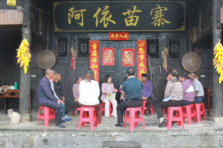 重庆彭水“阅读点灯人”用热爱播撒书香种子