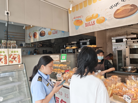 重庆大足区市场监管局严查手工面包店 守护烘焙食品安全_fororder_微信图片_20250716154617