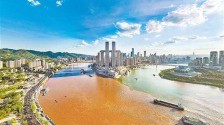 重庆：两江水色泾渭分明