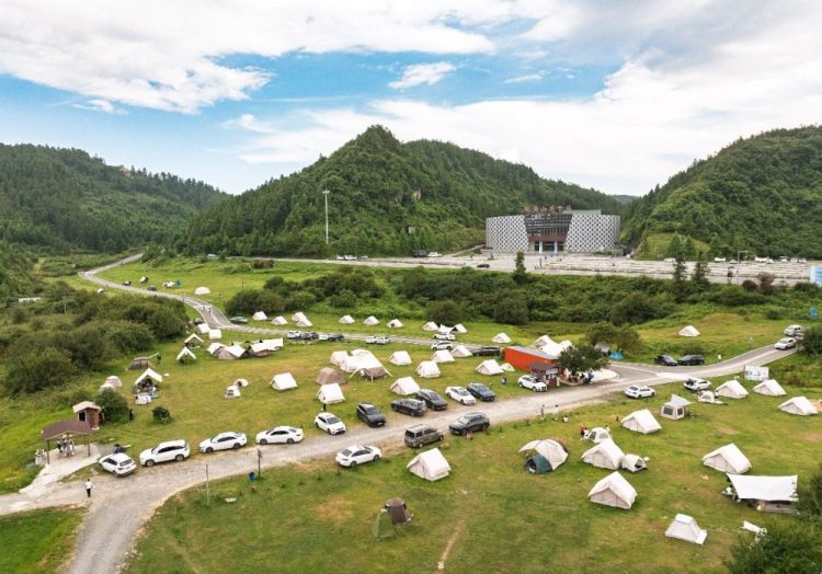 渝厦高铁送来高山“凉风”