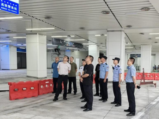 护航“高铁时代” 重庆黔江公安在行动_fororder_微信图片_20250626162926