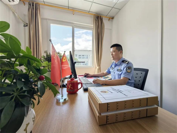 重庆巫山民警侯旭：扎根基层十七载 以“三有”守护平安_fororder_图片1