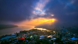 重庆涪陵：首场平流雾出现 高峡平湖绘就“云端仙境”