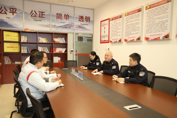 重庆永川公安：执法规范筑牢平安线 助企暖民架起连心桥_fororder_图片1