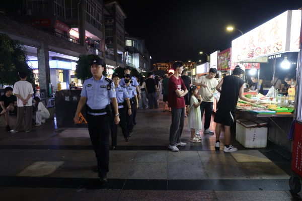 重庆永川公安开展夏夜治安第一次集中统一清查行动_fororder_图片1