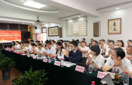 西部科学城重庆高新区召开庆祝第41个教师节座谈会_fororder_微信图片_20250910154600
