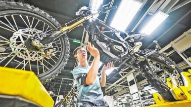 “重庆造”电动越野摩托出口近50个国家