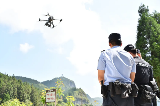 阳光下的守护丨“空地联动”护青绿 重庆黔江公安为森林撑起“防火墙”_fororder_微信图片_20250718155106