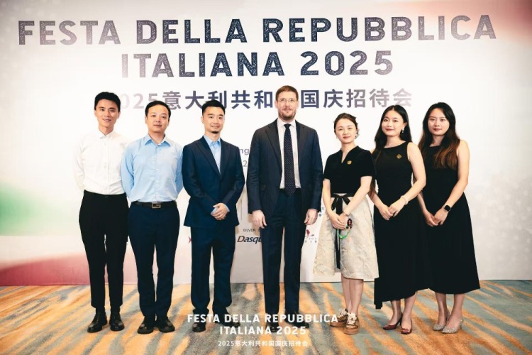 意大利驻渝总领事施启帆点赞重庆城市魅力