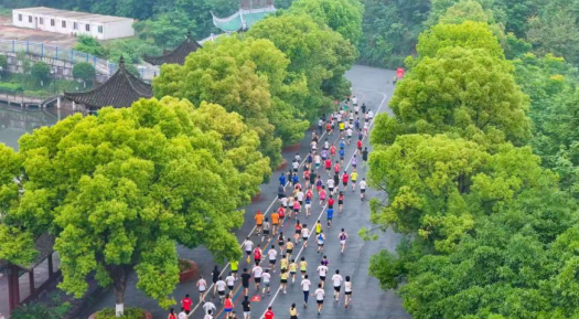 重庆：周末赛事狂欢 点燃运动激情_fororder_微信图片_20250519134544
