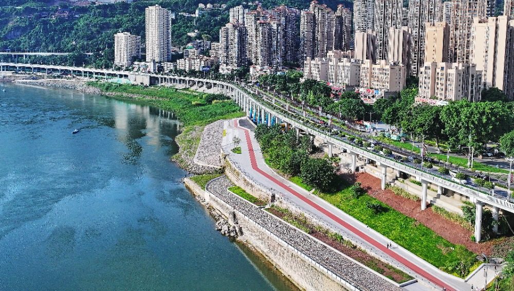 重庆两江四岸添新景 沙滨路中渡口码头景观平台建成开放