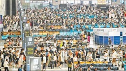 暑运过半 重庆火车站发送旅客832.2万人次