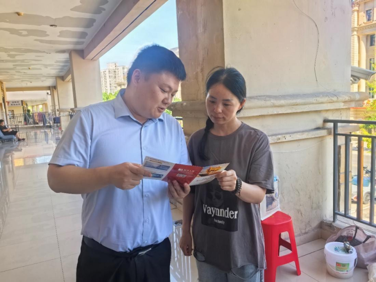 百年人寿重庆市永川中心支公司举办金融知识进社区活动_fororder_mmexport1757567014057