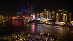 重庆“五一”无人机灯光秀引爆全网