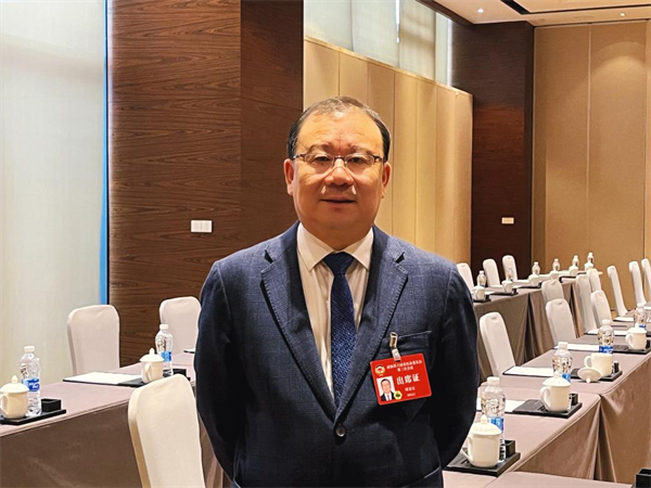 重庆两会之声丨市政协委员邱景富：提高基层卫生人员数字素养 推进健康中国重庆行动
