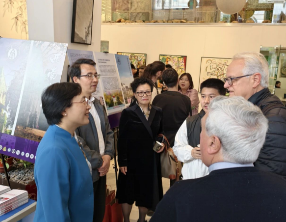 重庆教育“走进西班牙”巡展在马德里成功启动_fororder_微信图片_20250509154428
