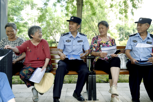 阳光下的守护丨重庆万州公安“汗”卫夏日安宁_fororder_微信图片_20250721144045