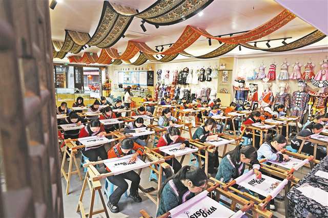 重庆：苗绣技能大赛锤炼技能