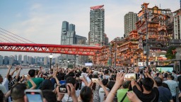 图集｜热上加热！重庆高温难挡游客热情