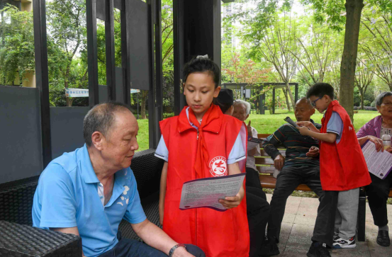 重庆万州公安“小兰花”少年宣传队：将反诈知识带入千家万户_fororder_微信图片_20250612162258