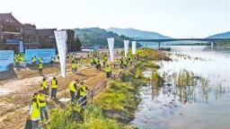 川渝十万“河小青”共护母亲河