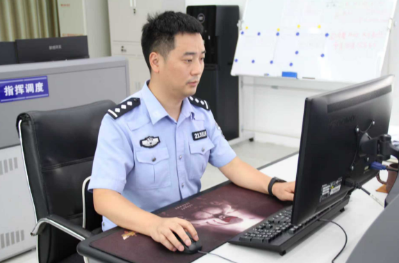 重庆垫江民警：从生死救援到“精准指挥”的守护者_fororder_微信图片_20250925155915