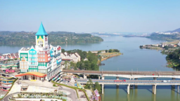 初冬晴好映碧波 重庆美心红酒小镇平湖盛景引客来