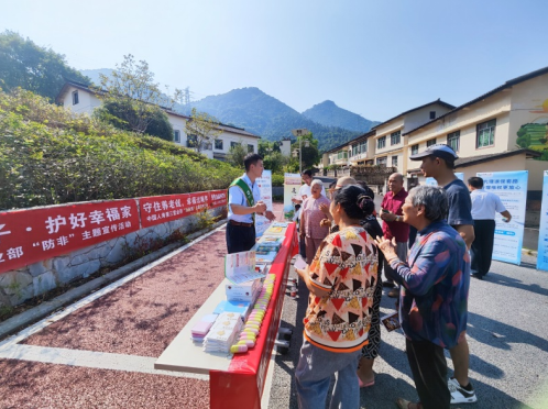 中国人寿寿险重庆市分公司开展“四维实践” 将文化“软实力”转为“硬支撑”_fororder_微信图片_20250508142606
