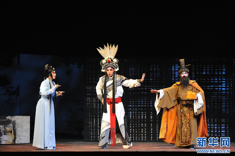 以艺术传承忠勇精神 川剧大幕戏《巴蔓子将军》首演