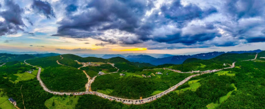 “五星级汽车自驾运动营地”落户重庆彭水 摩围星空露营地开营_fororder_微信图片_20250819151417