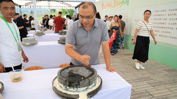 2025年重庆（垫江）石磨豆花美食文化节启幕_fororder_mmexport1759124822447