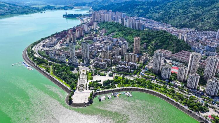 重庆开州：一城山色半城湖