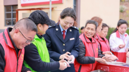 “爱暖夕阳·情满义渡” 重庆大渡口开展关爱特困老人志愿服务活动