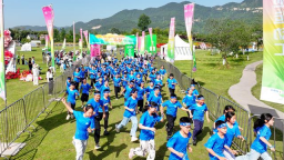 重庆垫江：千余名选手勇闯障碍赛场 绽放少年锋芒