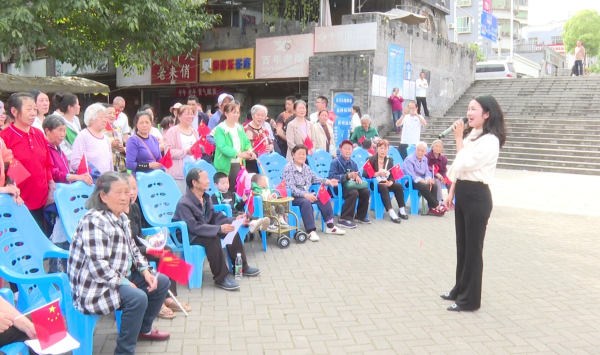 重庆丰都：基层微宣讲进街道 筑牢国家安全防线_fororder_图片1