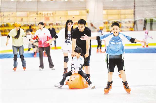 重庆：夏日高温催火消费“新三样”