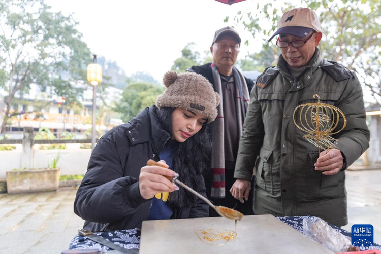 重慶:留學生體驗傳統民俗 品味“中國年”